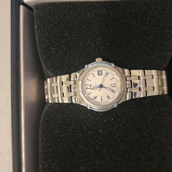 Bulova Silver Watch - Picture 4 of 7